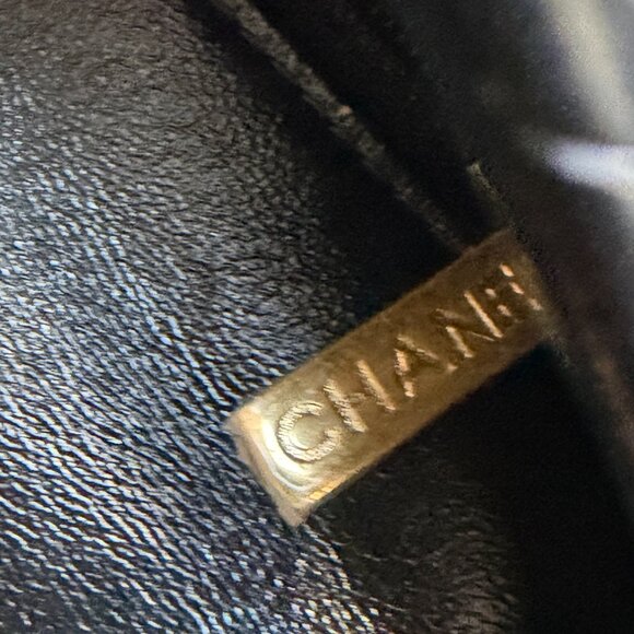 Rare Chanel 23P Mini Flap Black Calfskin Distressed Gold Cruise 2023 Microchip - Picture 11 of 16